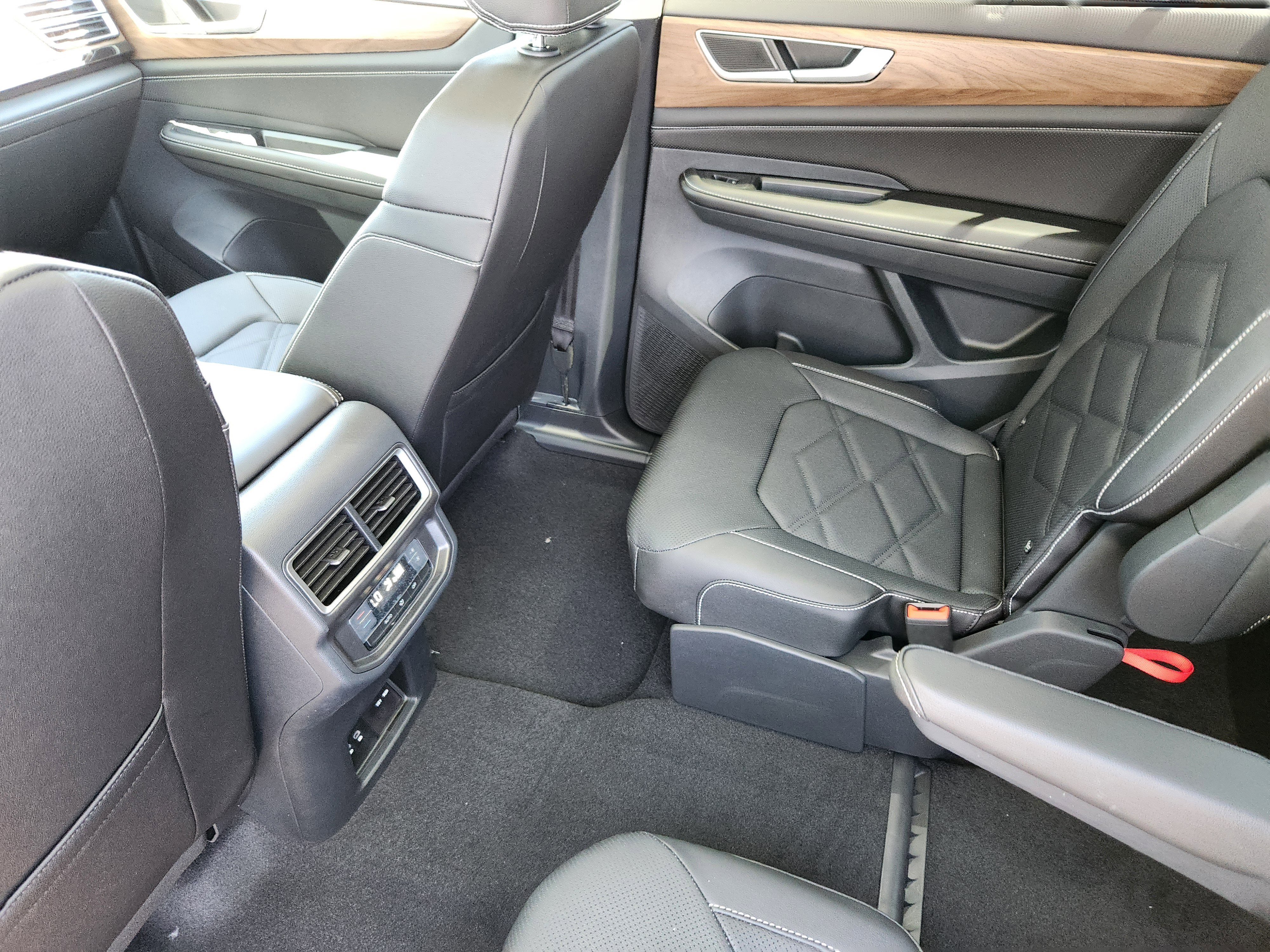 New 2026 Gray Volkswagen 2.0T SE w/Technology image 16