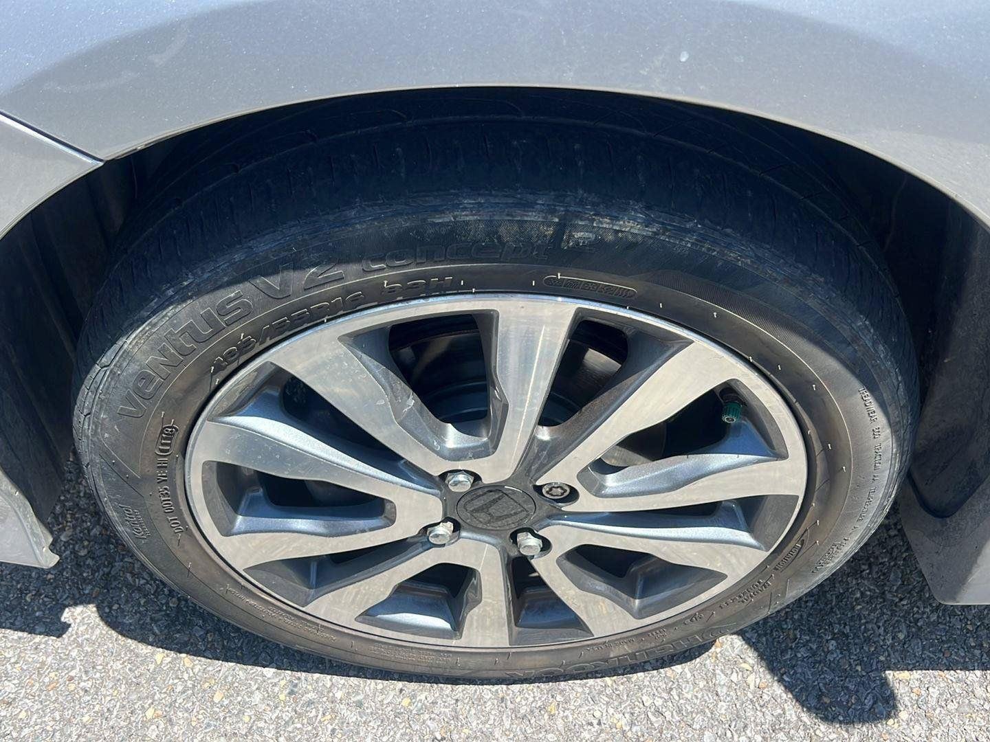 Used 2013  Honda Sport image 7