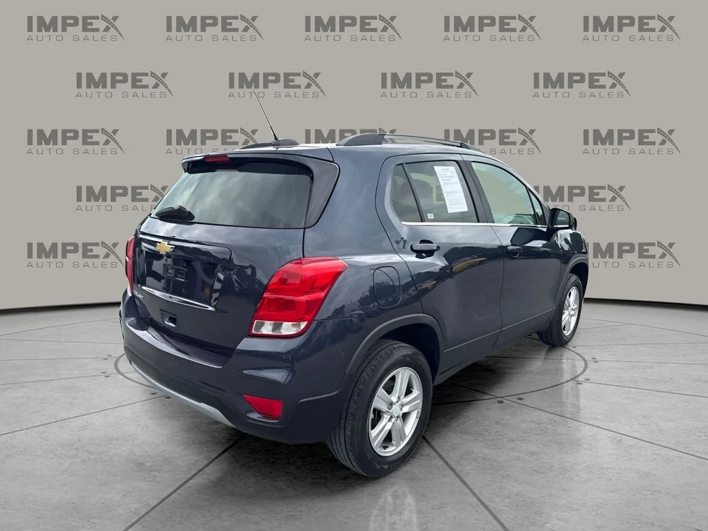 Used 2019 Blue Chevrolet LT image 3