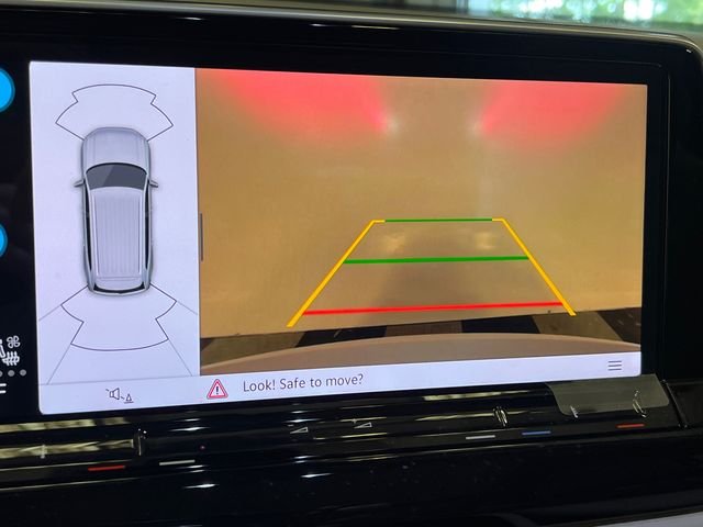 New 2026 White Volkswagen 2.0T SE w/Technology image 18