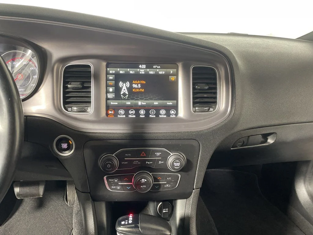 Used 2023 Triple Nickel Clearcoat Dodge SXT image 15