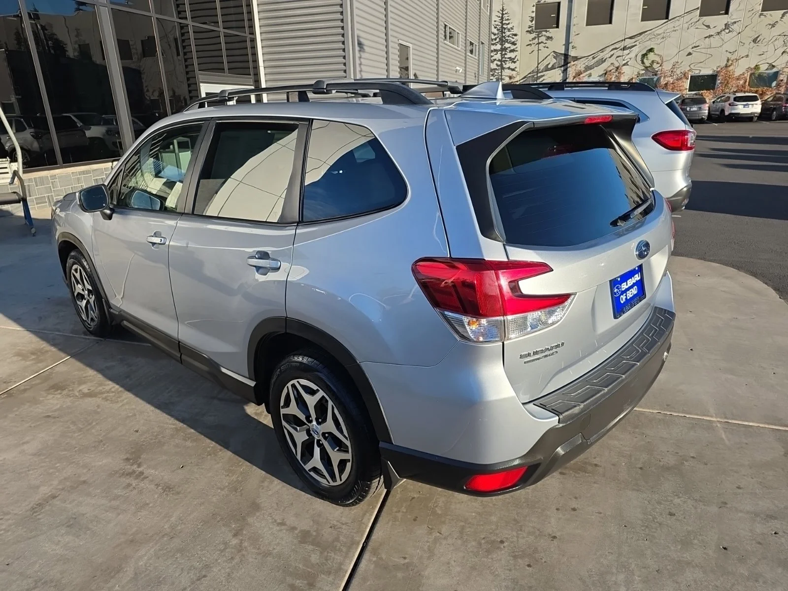 Used 2020 Ice Silver Metallic Subaru Premium image 7
