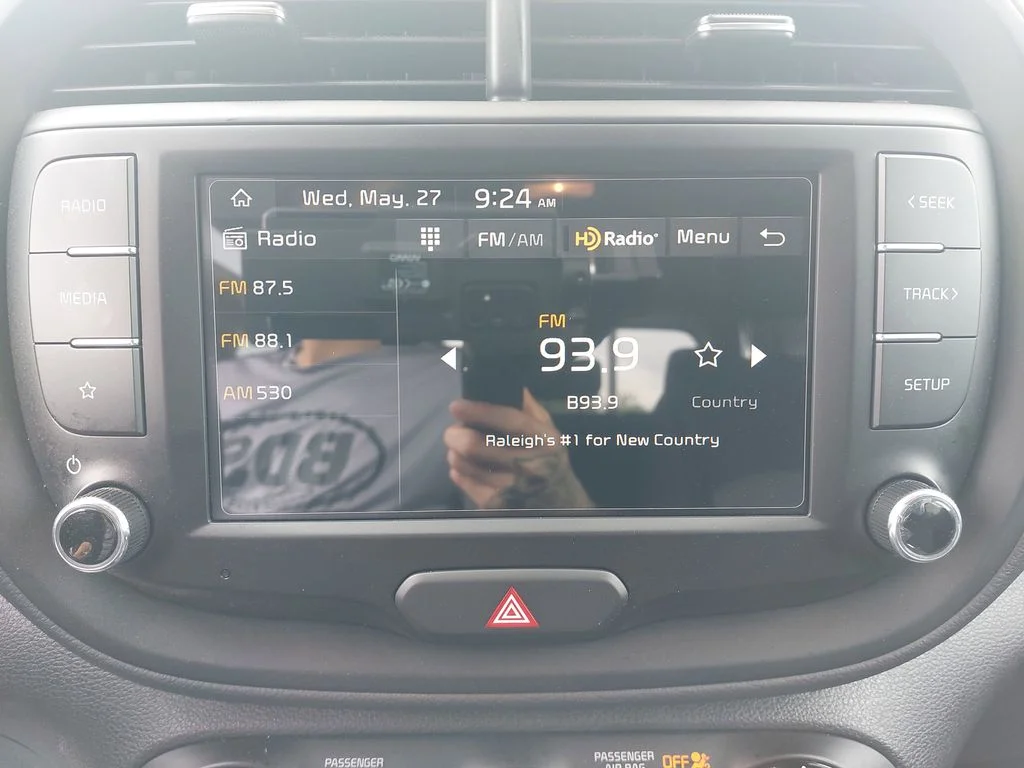 Used 2025 Black Kia LX image 19