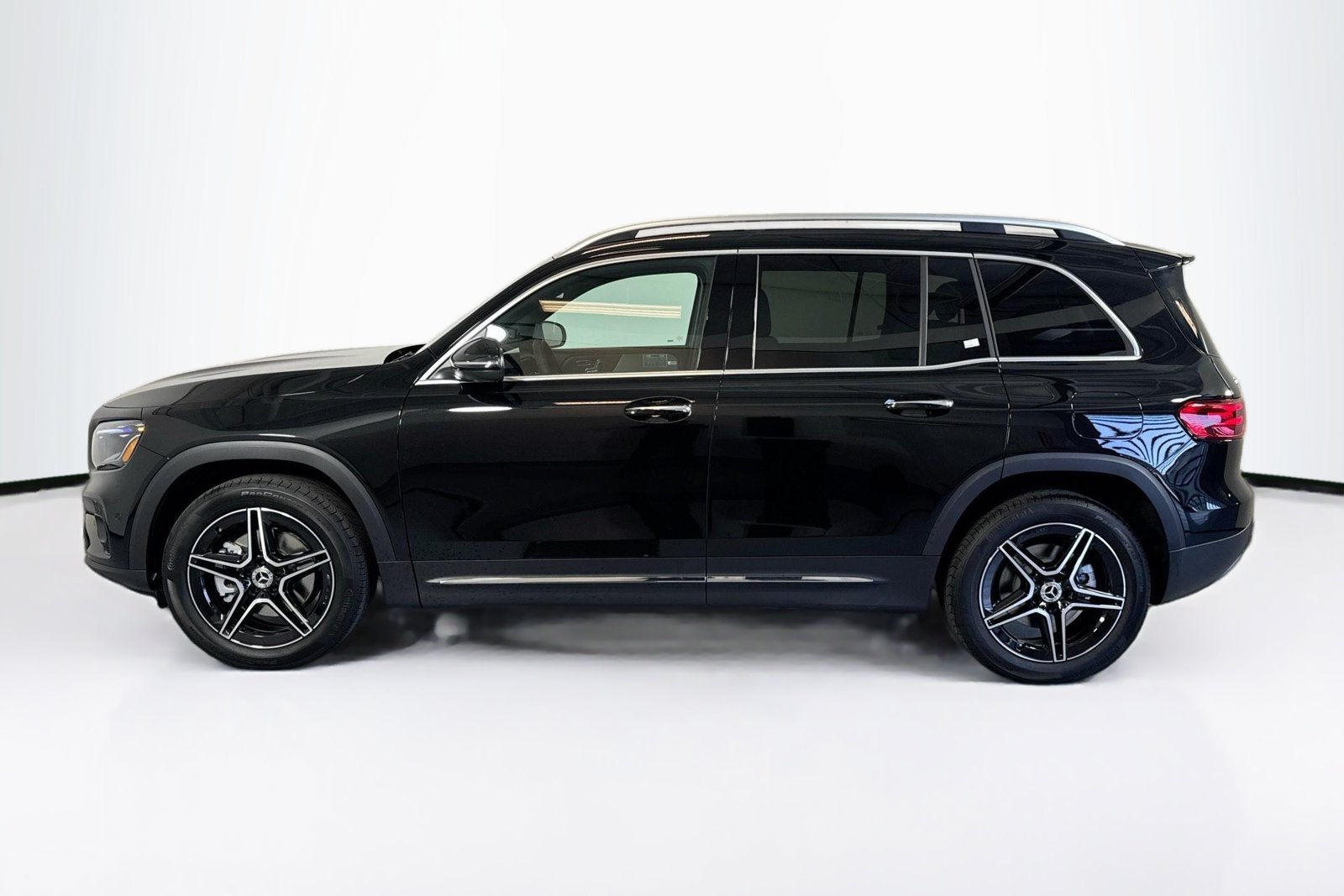 New 2026 Cosmos Black Metallic Mercedes-Benz GLB 250 image 8