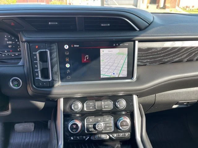 Used 2022 White GMC Denali image 30