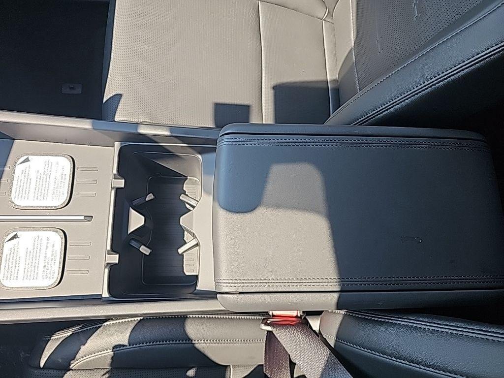 2026 Hyundai Santa Fe Limited - Photo 24
