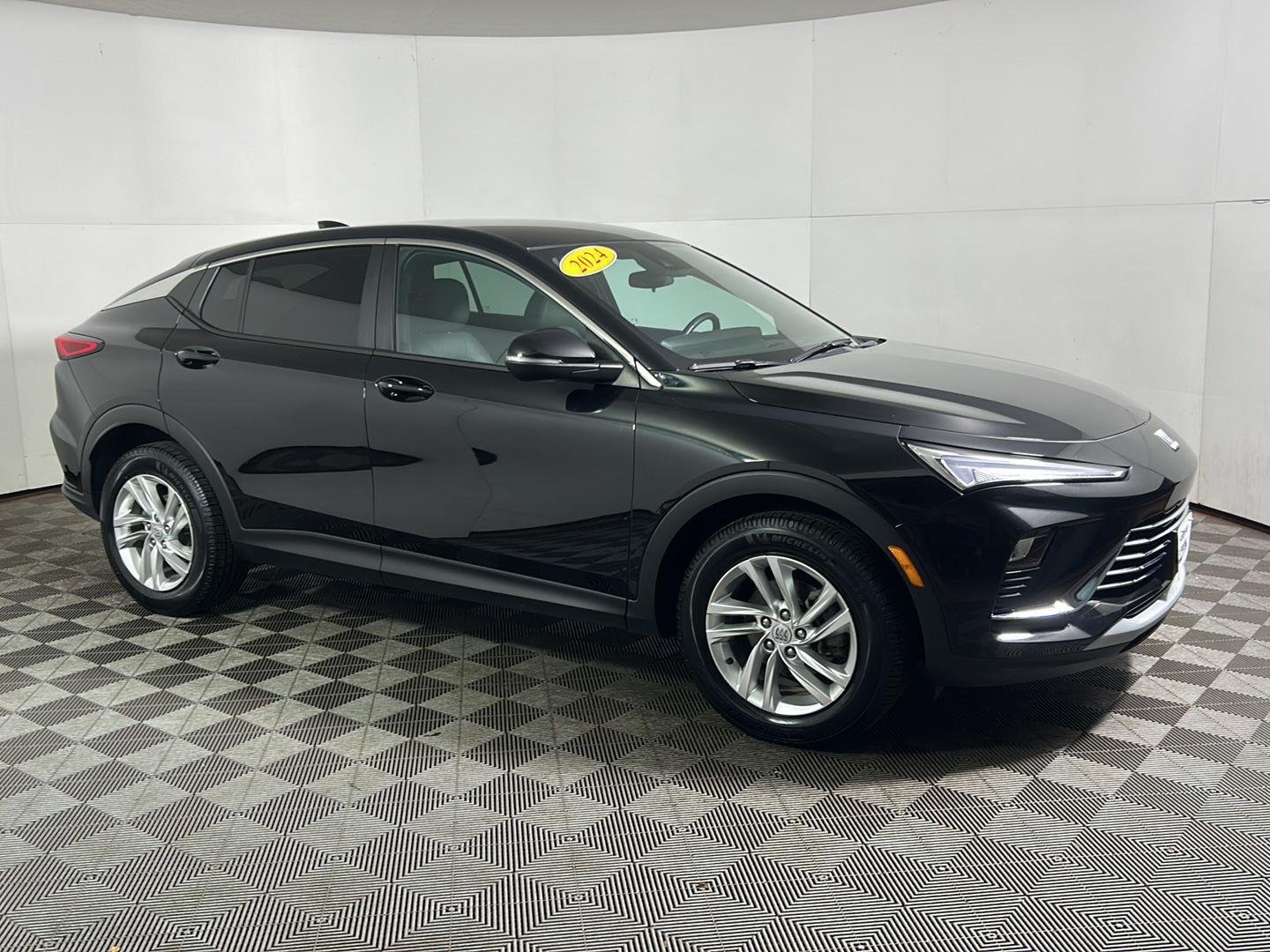 Used 2024 Ebony Twilight Metallic Buick Preferred image 5
