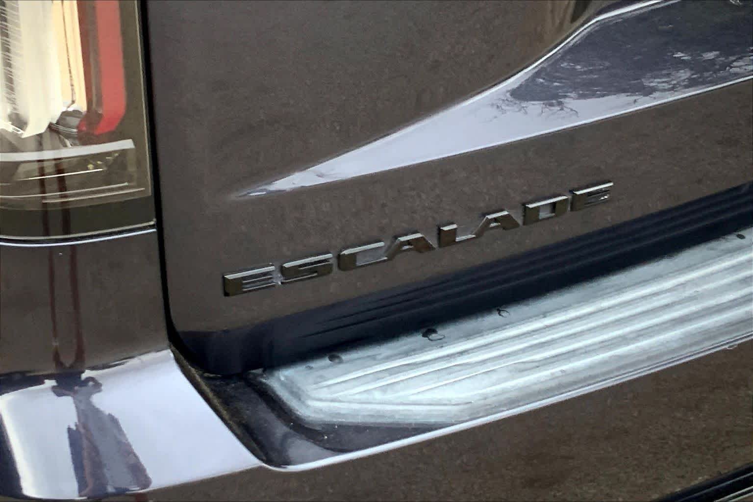 Used 2022 Galactic Gray Metallic Cadillac Sport Platinum image 10