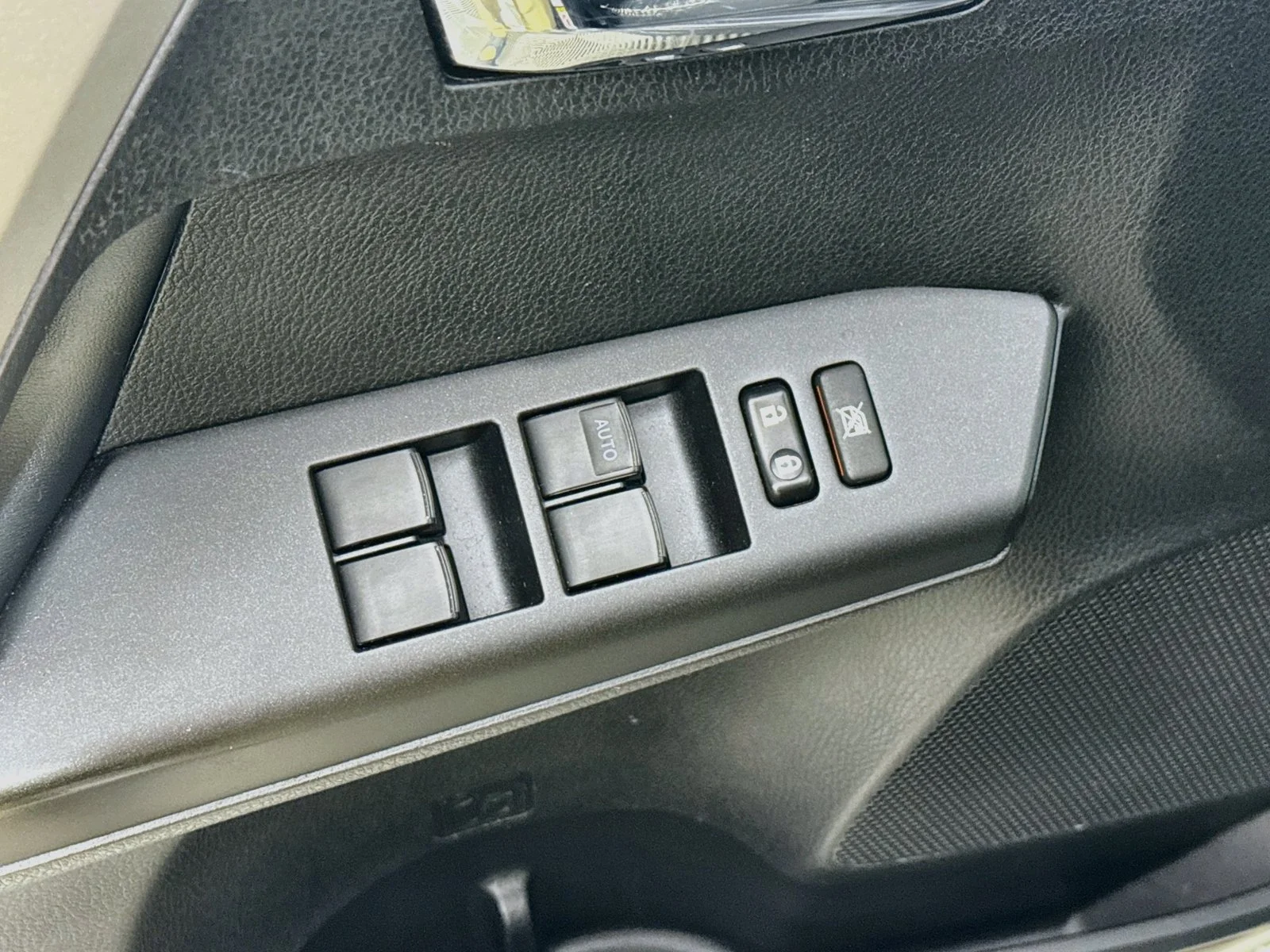 Used 2017 Gray Toyota XLE image 14