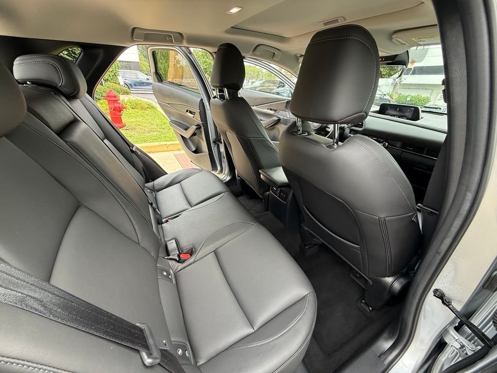 Used 2021 Silver Mazda Preferred image 26
