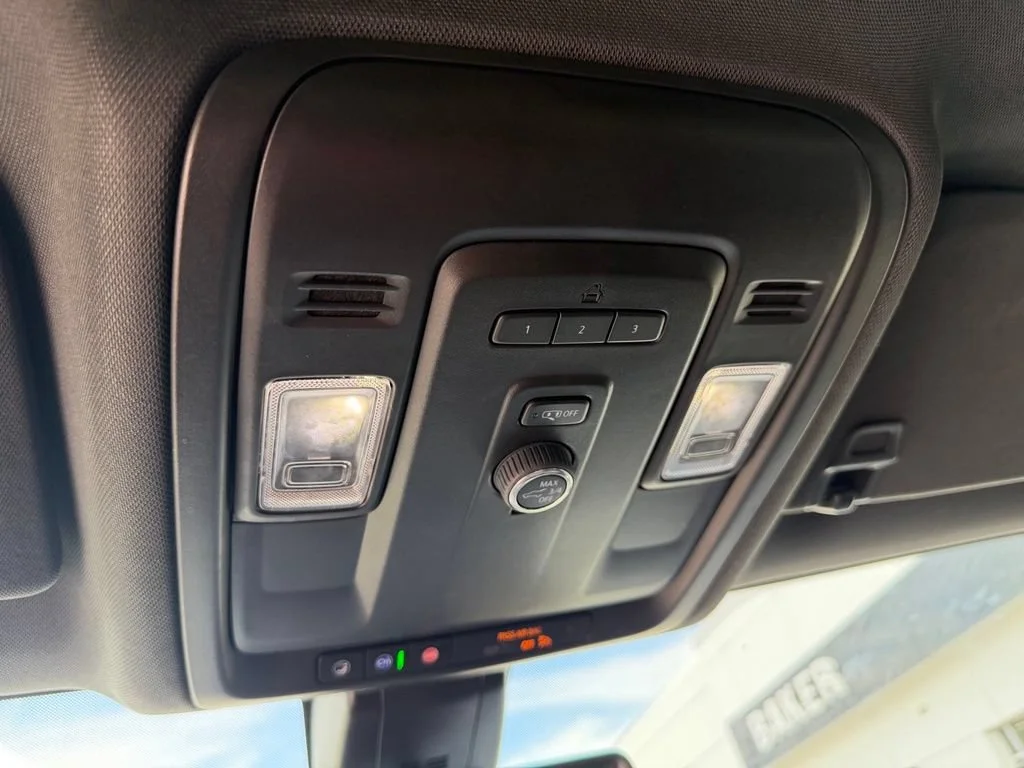 Used 2021 SUMMIT WHITE Chevrolet LT image 14