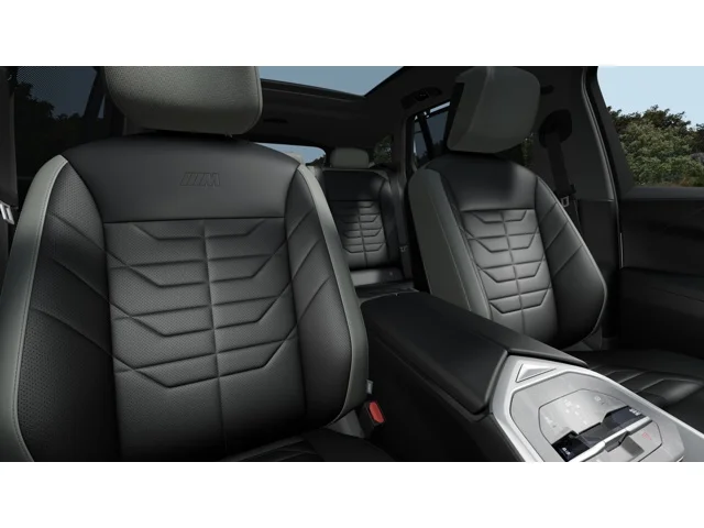 New 2027 Mineral White Metallic BMW 40 xDrive image 11