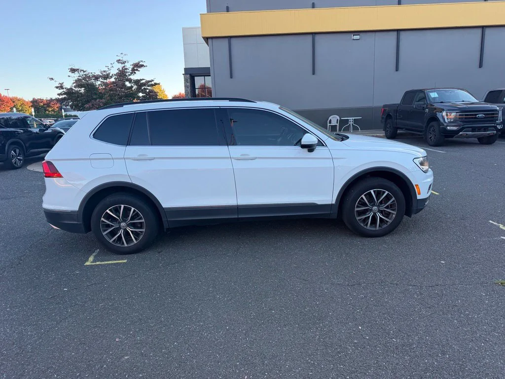 Used 2020 White Volkswagen 2.0T SE image 4