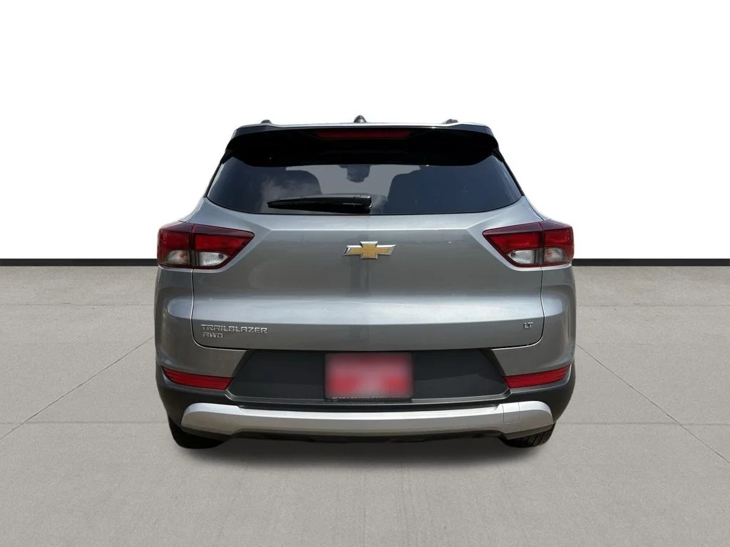 Used 2025 Sterling Gray Metallic Chevrolet LT image 4