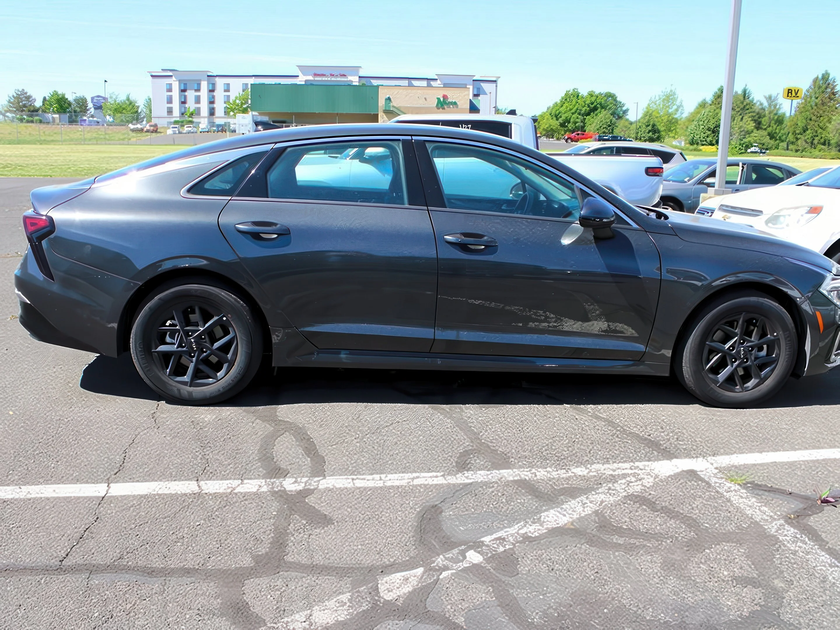 2025 Kia K5 LXS - Photo 6