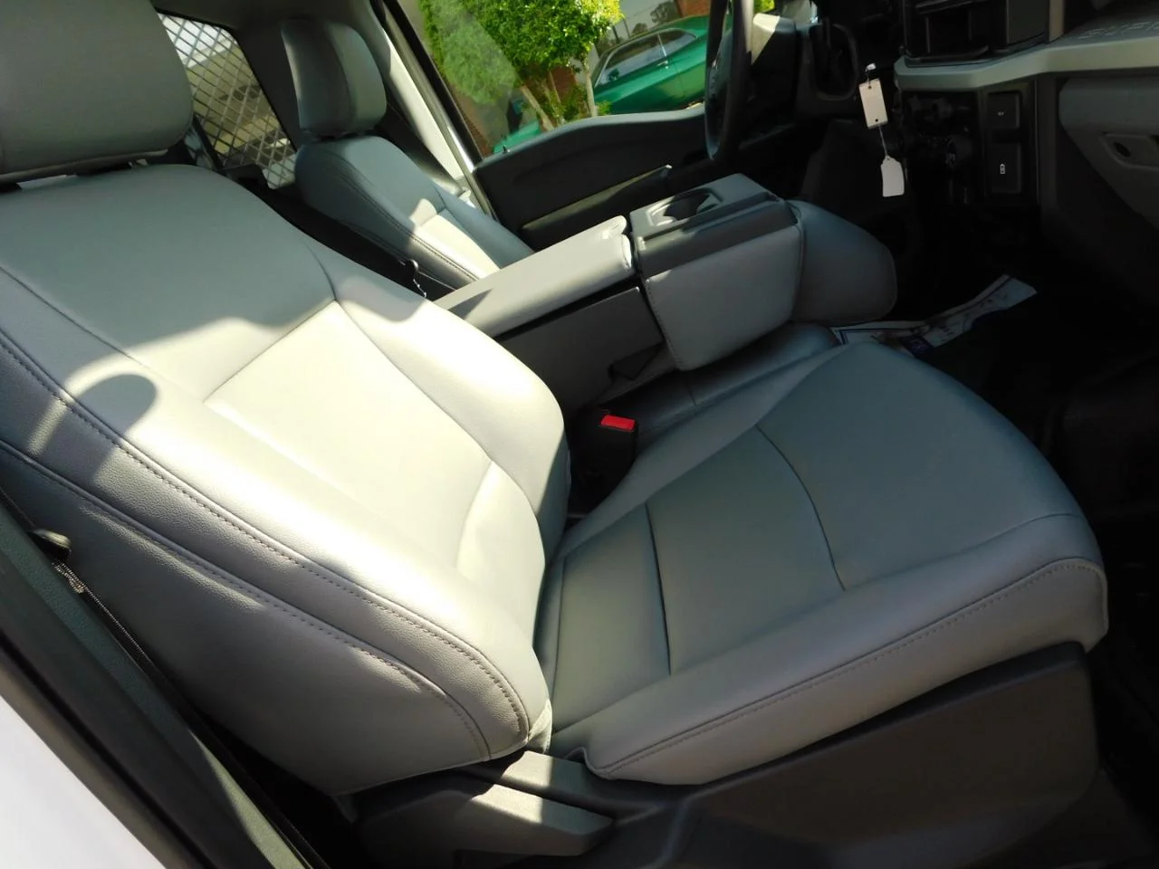 New 2025 Oxford White Ford F-450® XL image 14