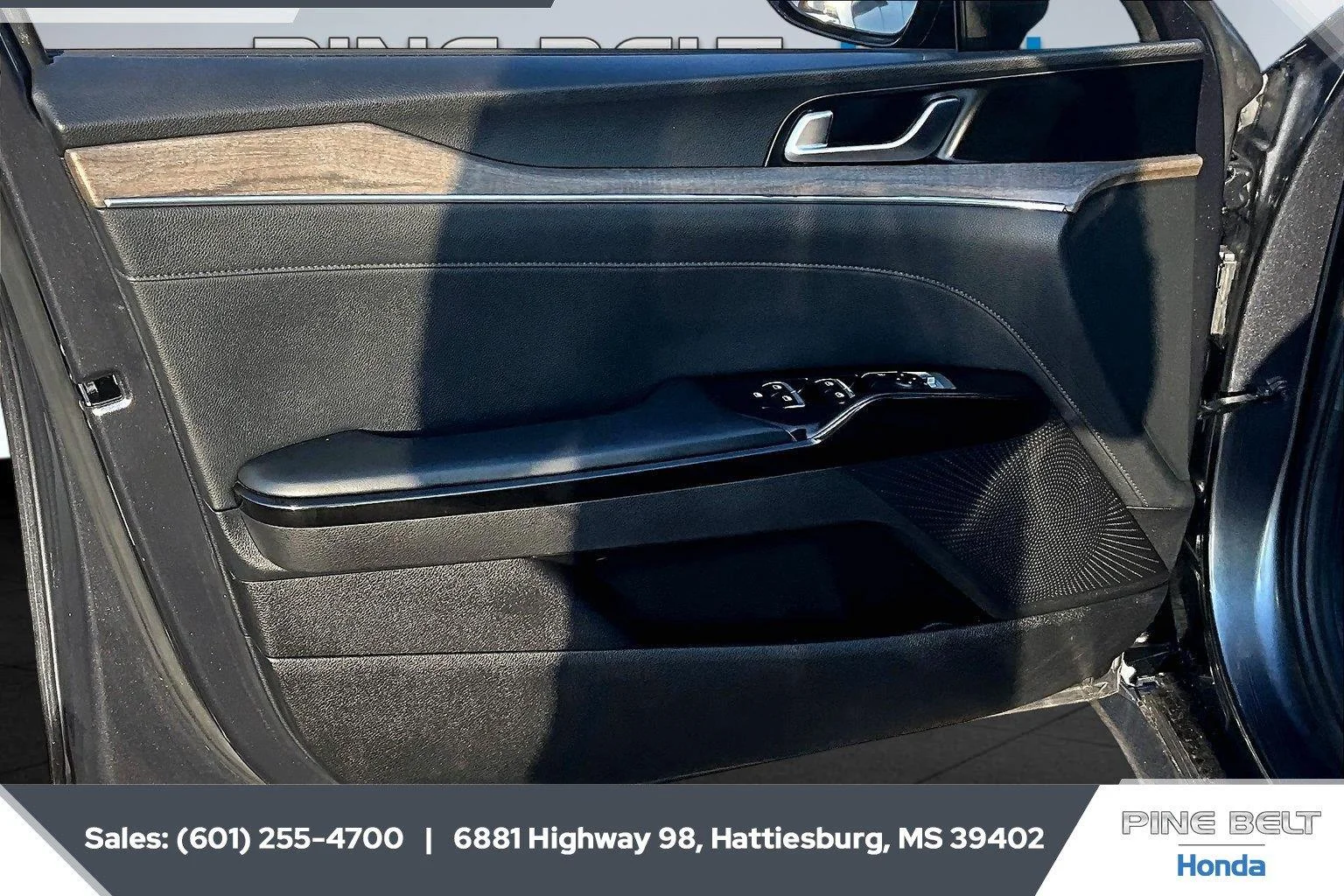 Used 2022 Gravity Gray Kia EX image 17