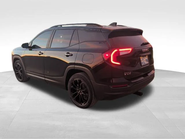 Used 2022 Black GMC SLE image 5