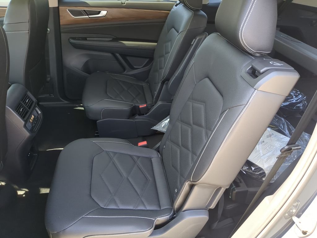 New 2026 Gray Volkswagen 2.0T SE w/Technology image 17