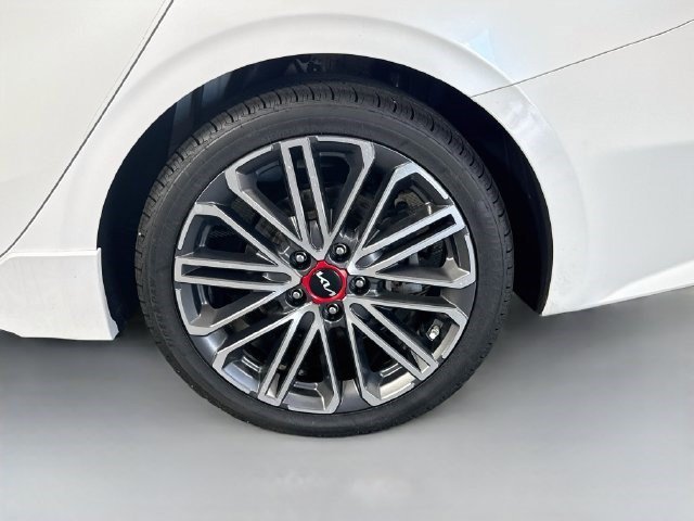 Used 2022 Snow White Pearl Kia GT image 33
