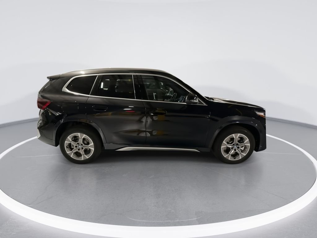 New 2027 Black Sapphire Metallic BMW xDrive28i image 9