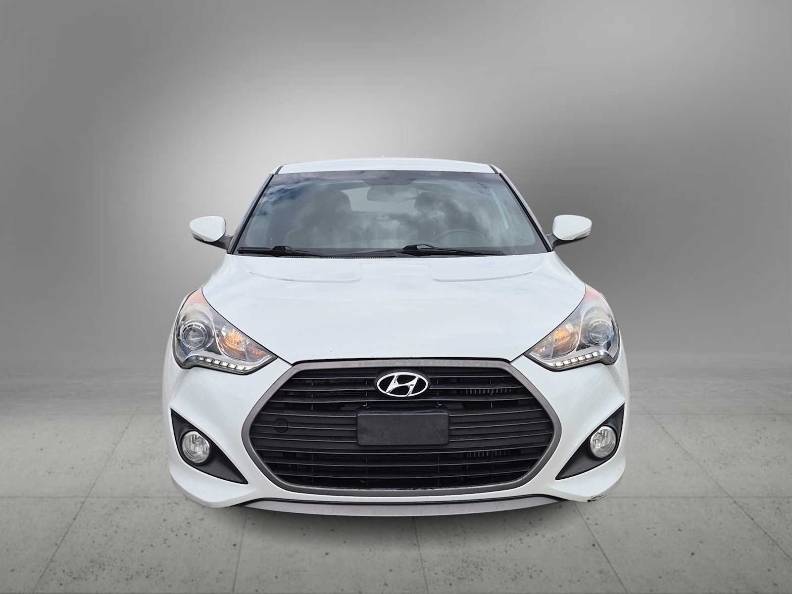 Used 2016 Elite White Hyundai Turbo image 3