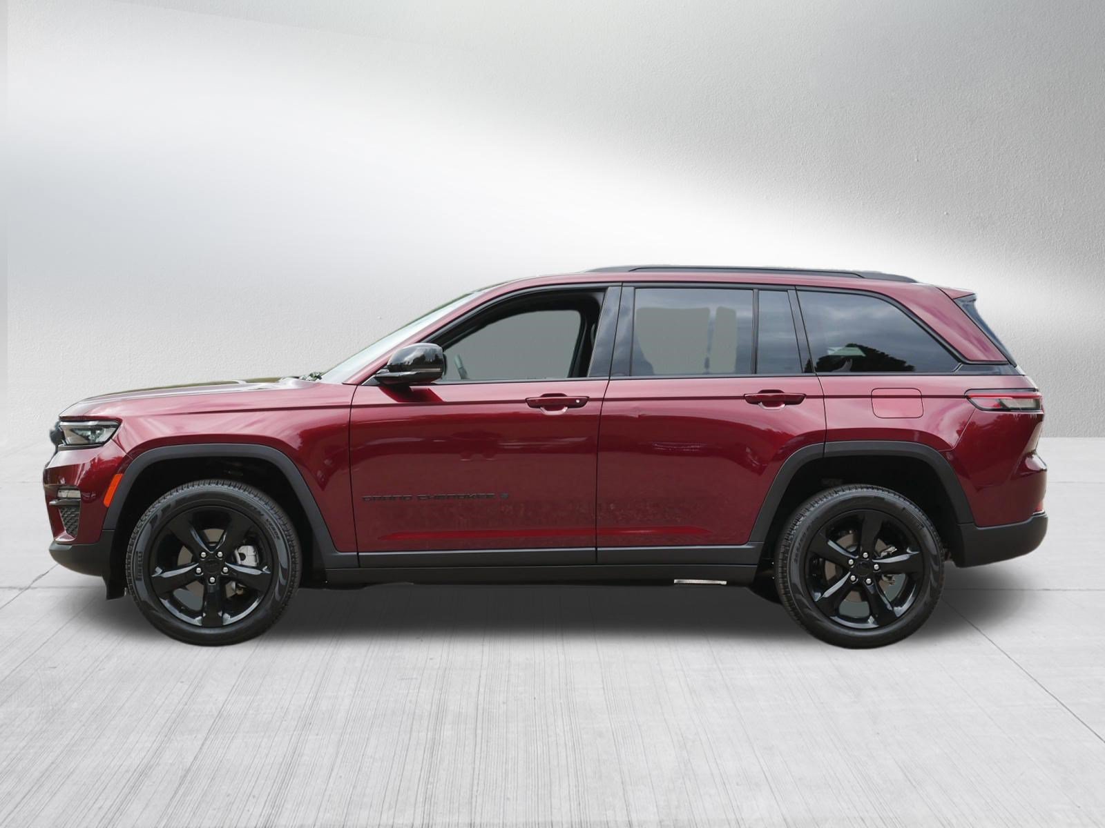 Used 2024 Velvet Red Pearlcoat Jeep Limited image 4
