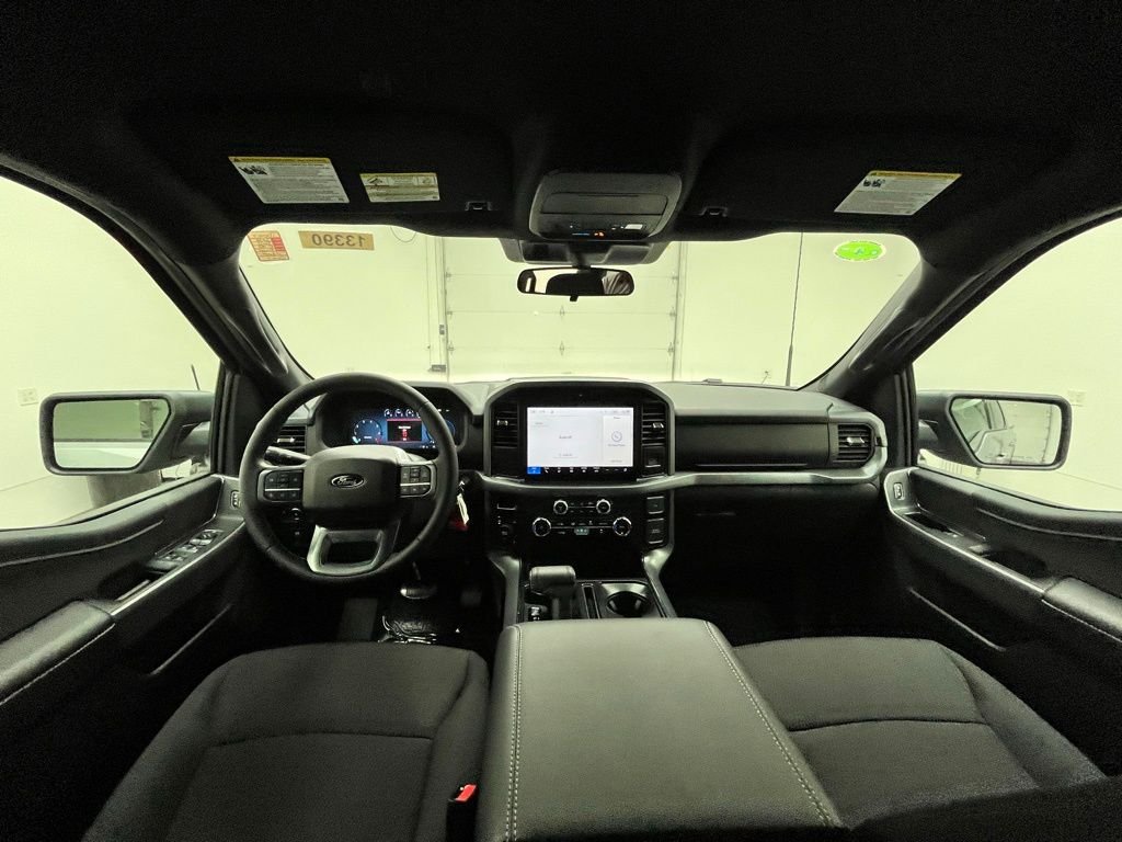 New 2026 Silver Ford XLT image 4