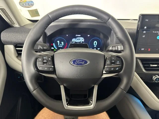 New 2026 Space White Metallic Ford Platinum image 18