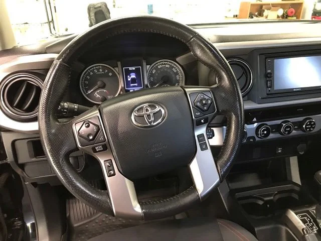 Used 2018 Black Toyota SR5 image 12