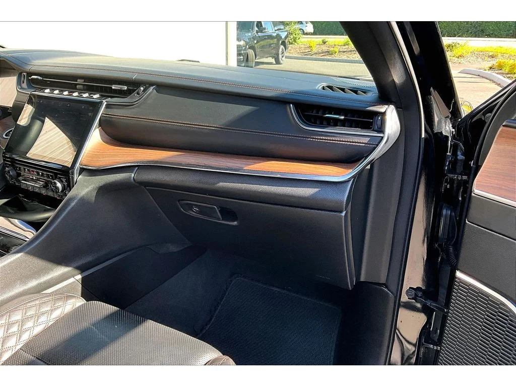 Used 2024 Black Jeep Summit image 16
