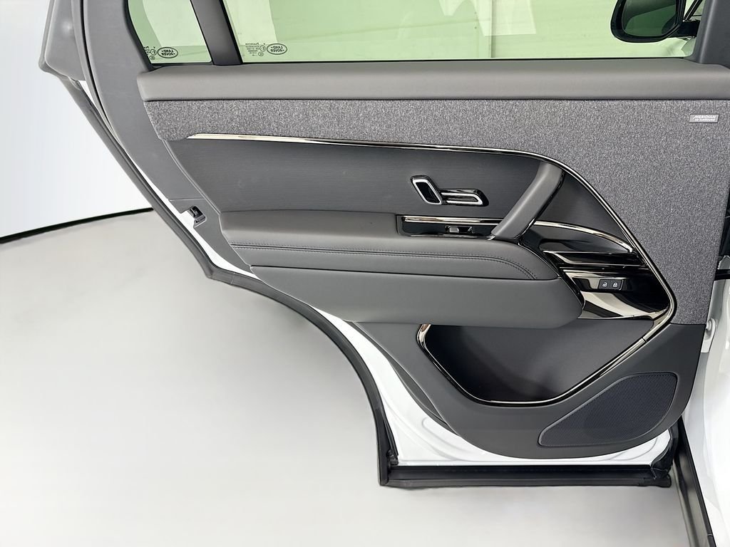 New 2026 Fuji White Land Rover Dynamic SE image 25