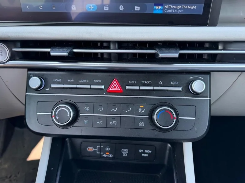 Certified Used 2025 Hampton Gray Hyundai SE image 15