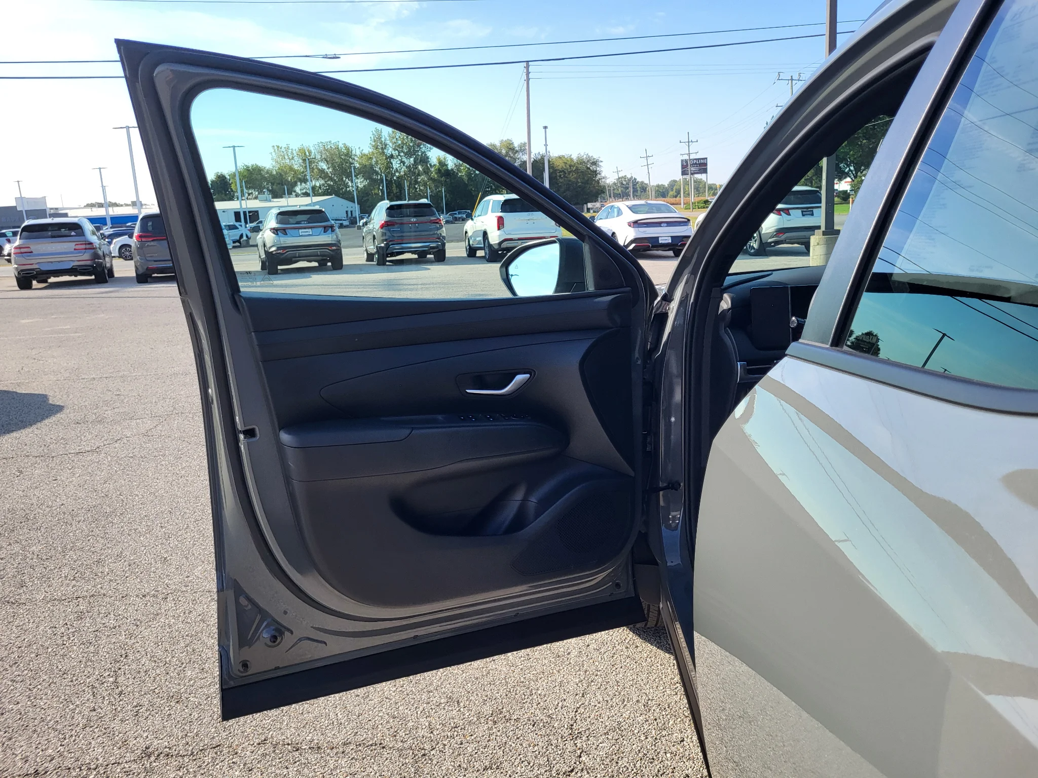 New 2027 Hampton Gray Hyundai SEL Activity image 18