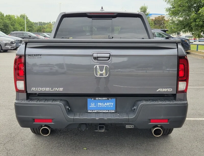Used 2023 Modern Steel Metallic Honda RTL image 7