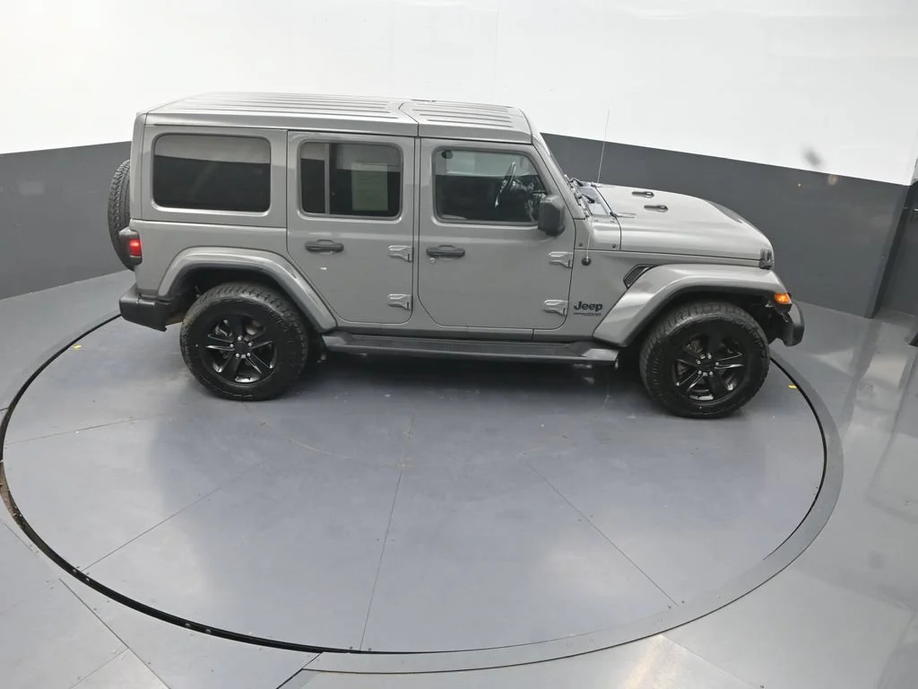 Used 2021 Gray Jeep Unlimited Sahara Altitude image 23