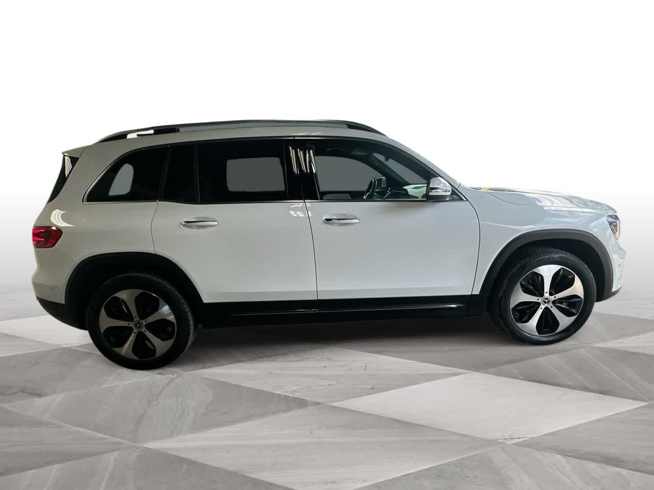 Used 2025 Polar White Mercedes-Benz GLB 250 image 9