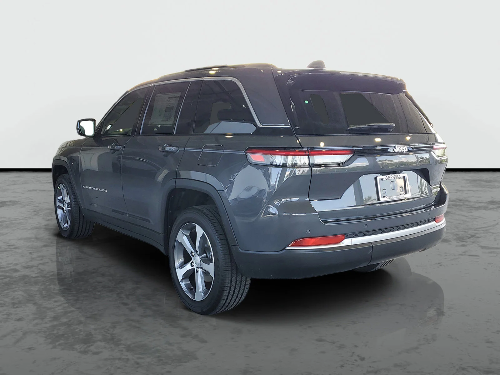 New 2026 Baltic Gray Metallic Clear-Coat Exterior Paint Jeep Limited image 2