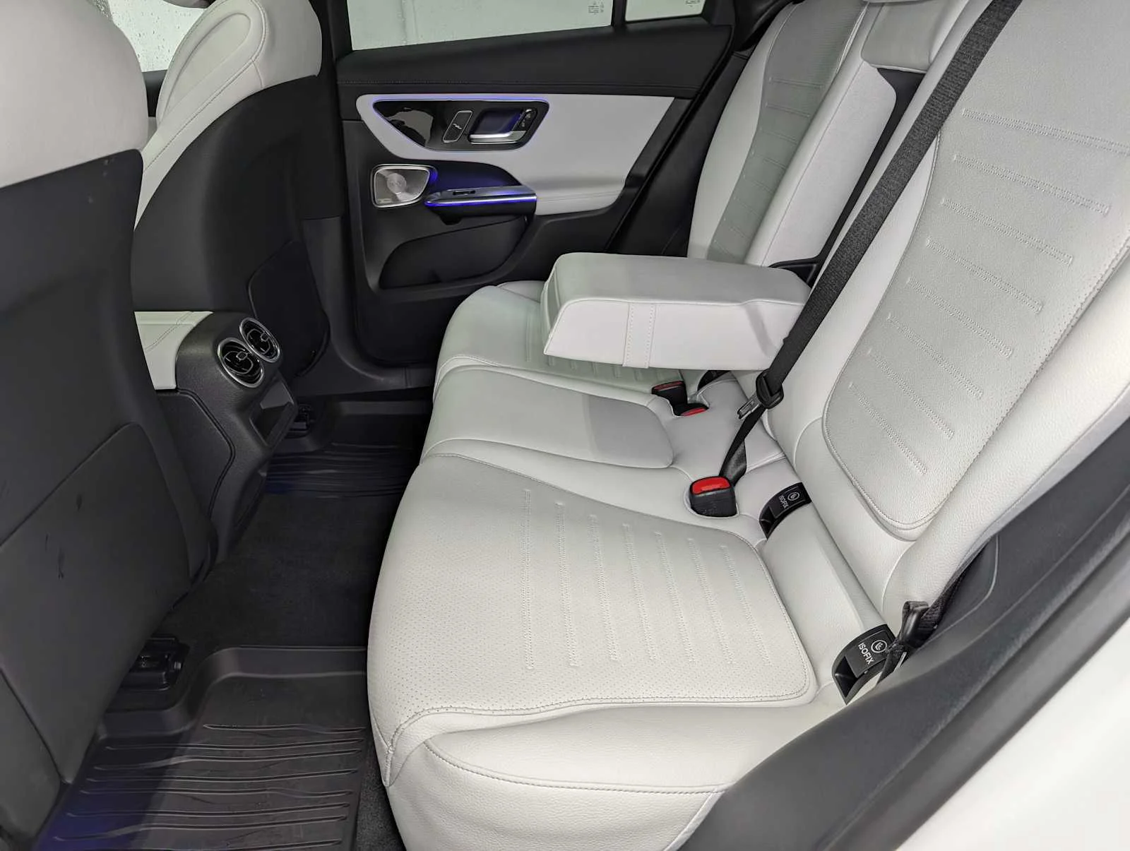 Used 2026 Polar White Mercedes-Benz GLC 300 image 22