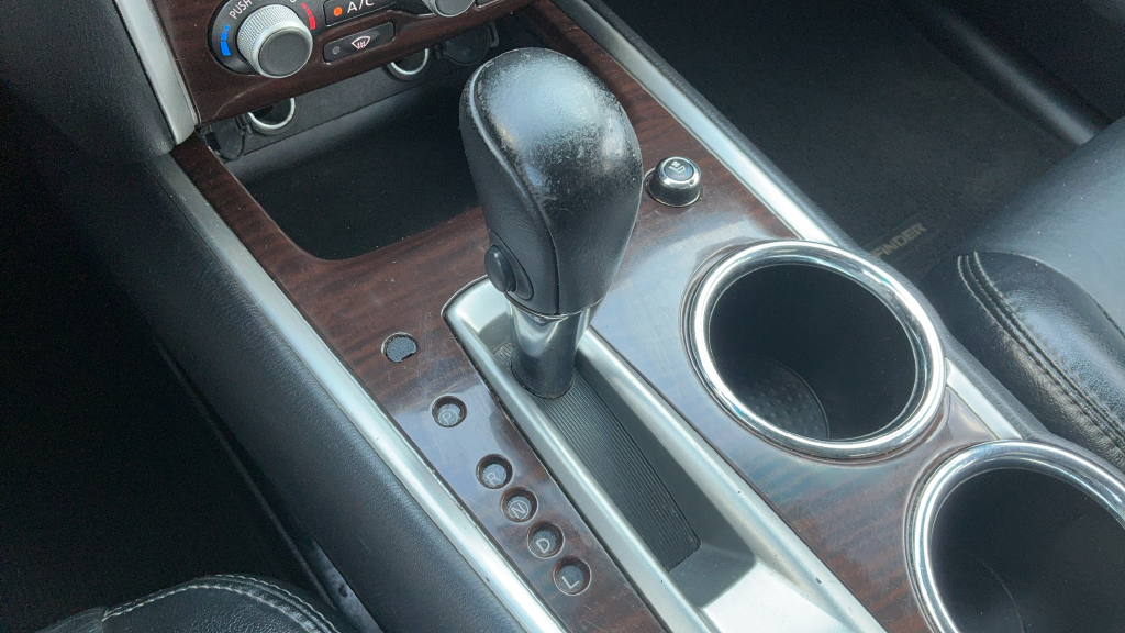 Used 2015 Cayenne Nissan Platinum image 14