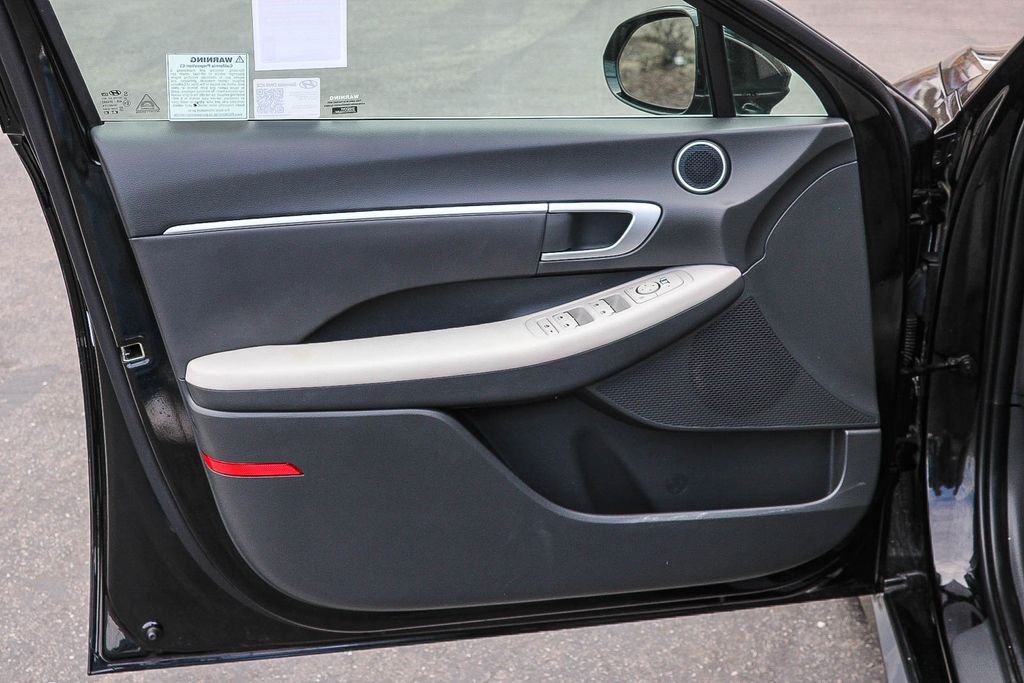 Certified Used 2025 Black Hyundai SEL image 22
