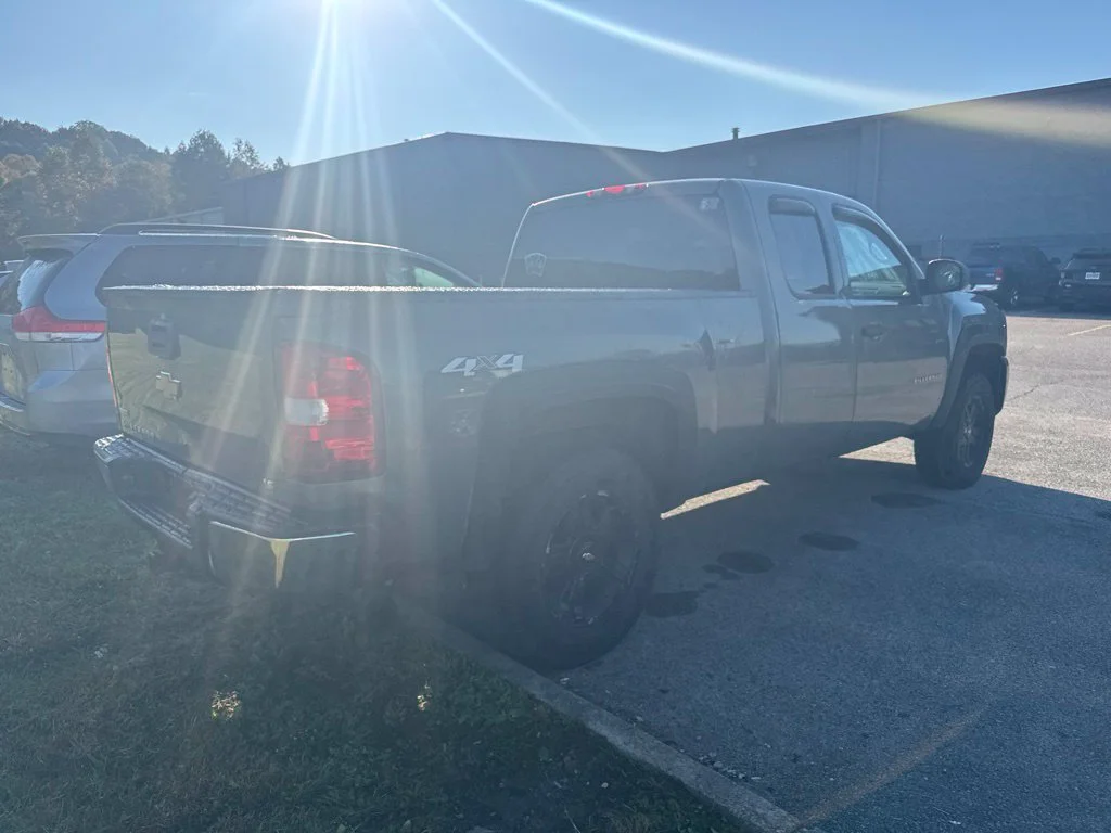 Used 2011 Green Metallic Chevrolet Work Truck image 13