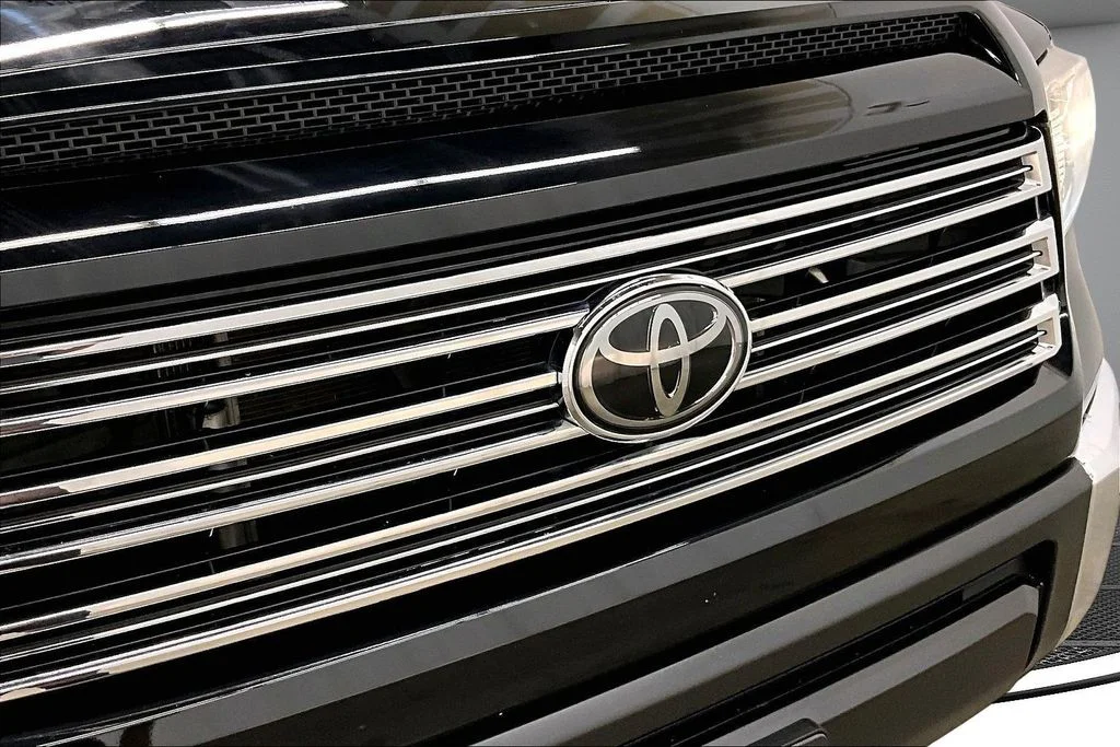Used 2021 Black Toyota SR5 image 32