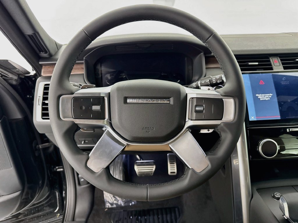 New 2026 Santorini Black Land Rover Dynamic SE image 11