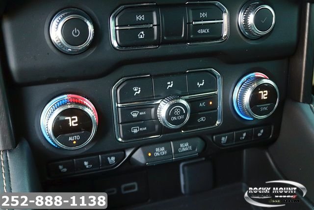 Used 2024 White GMC AT4 image 25