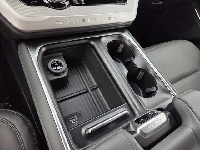 New 2026 Oxford White Ford Active image 10