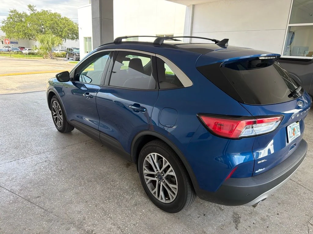 Used 2022 Blue Ford SEL image 5