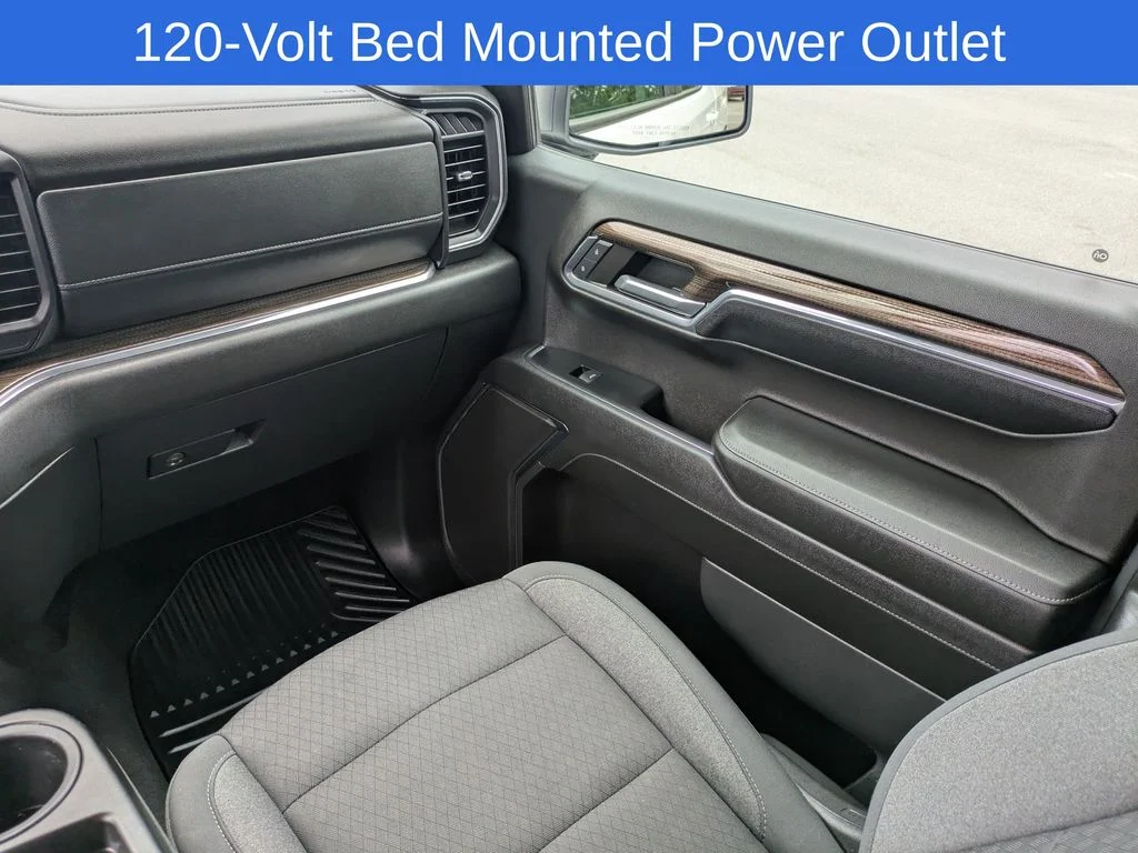 Used 2024 White Chevrolet LT image 17
