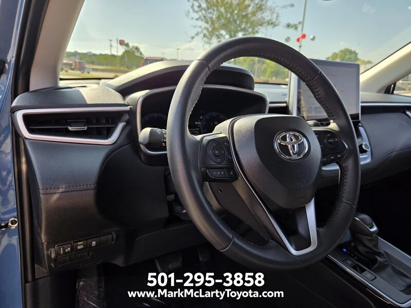 Used 2026 Blue TOYOTA XLE 2WD image 11