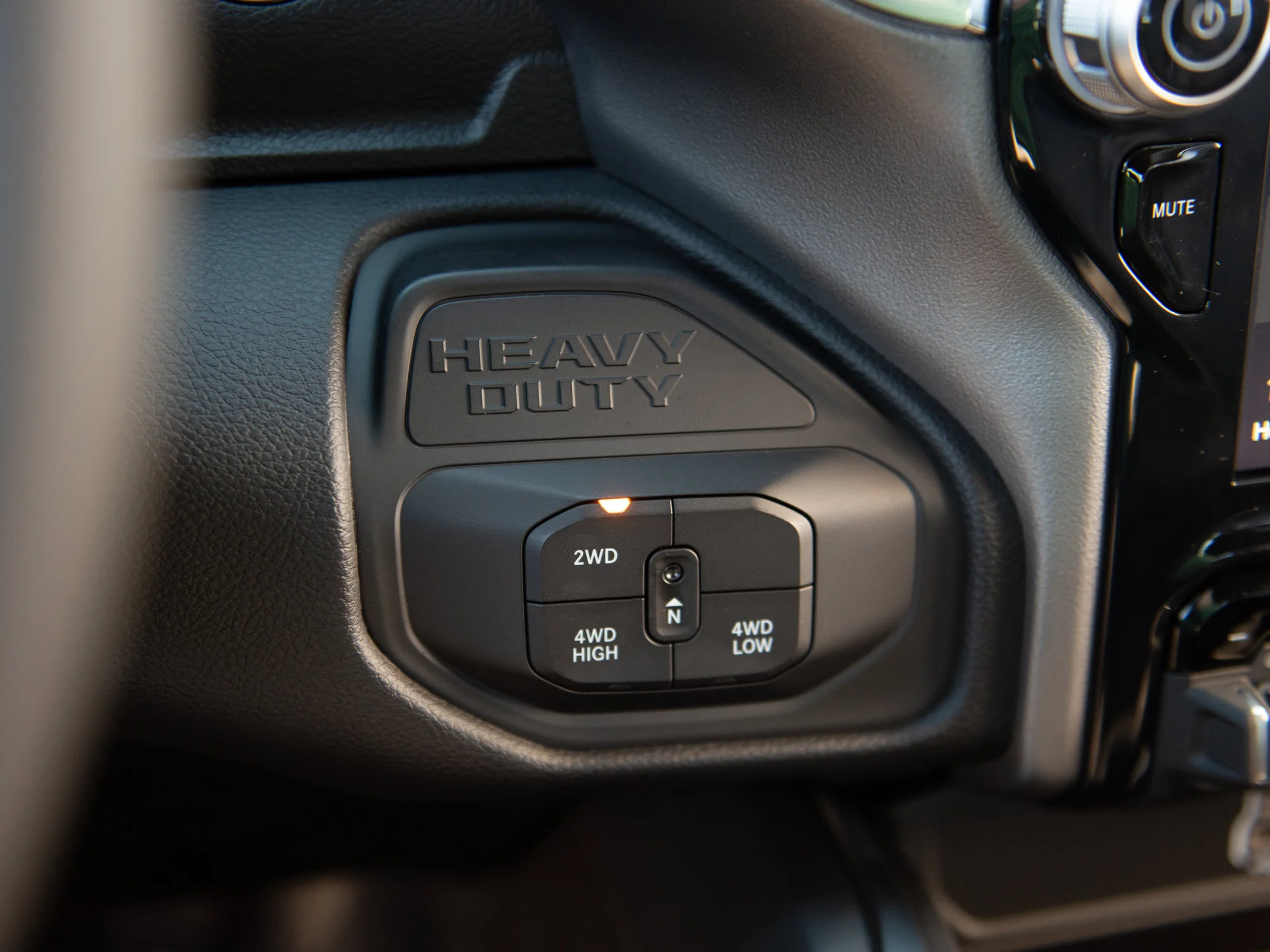 New 2027 Black RAM Laramie* Mega Cab 4x4, Sport Appearance Pkg, Sunroof, Heated/Ventilated Leather image 16